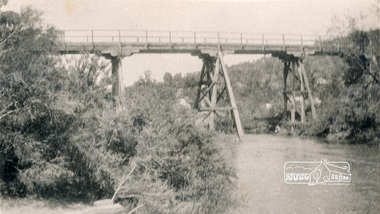 Photograph, Old Warrandyte Bridge