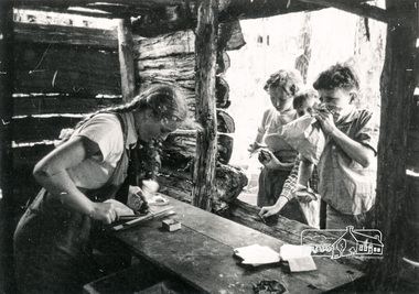 Photograph, David Potts (Latrobe University), Koornong School collection, c.1940-c.1945