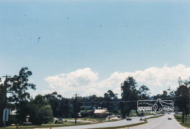 Photograph, M. North, Main Road, Eltham near Fitzsimons Lane Roundabout, Dec 1985, 1/12/85