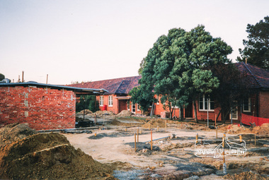 Photograph, Diamond Valley Community Hospital, Greensborough, Apr 1990, 1990