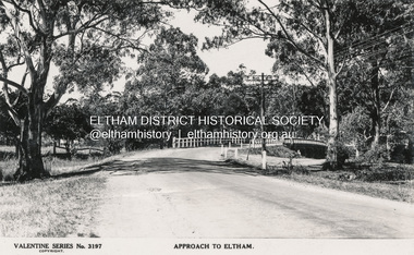 Postcard - Photograph postcard, The Rose Stereograph Company, Approach to Eltham, c.1939