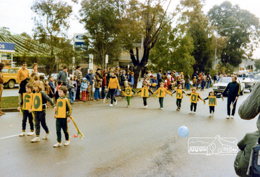 Photograph, Ruth H. Pendavingh, Eltham Festival, Main Road, Eltham