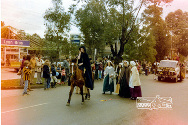 Photograph, Ruth H. Pendavingh, Eltham Festival, Main Road, Eltham