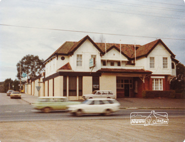 Photograph, Peter Bassett-Smith, Eltham Hotel, Eltham, June 1977, 1977