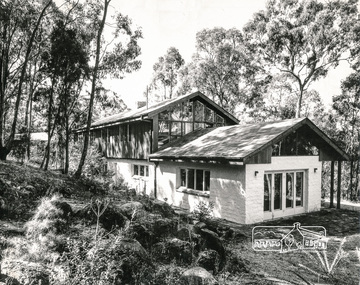 Photograph, Exterior of Le Gallienne House owned by Professor Dick Downing, Eltham, c.1970
