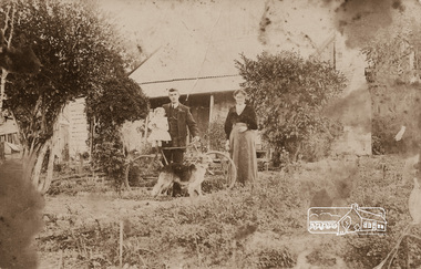 Photograph, Mrs Henry Hill (nee Georgina Reynolds of Research) and others outside the old Hill residence in Bridge Street, Eltham