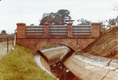Photograph, Nicholas Lane Bridge over Maroondah Aqueduct, Kangaroo Ground, c.May 1981, 1981