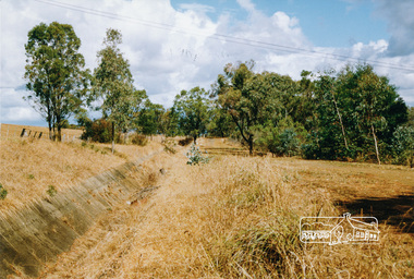 Photograph, Aqueduct path near Allendale Road, Eltham, 1991