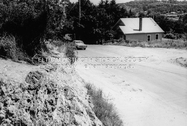 Photograph, Looking southwest across Main Road at the intersection with Bridge Street, Eltham, February 1968, Feb 1968