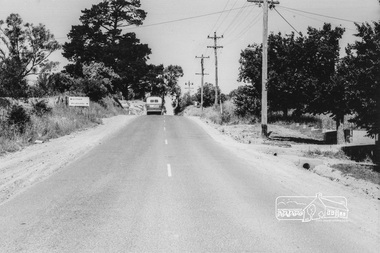 Photograph, Looking up Bridge Street to the intersection with Main Road, Eltham, February 1968, Feb 1968
