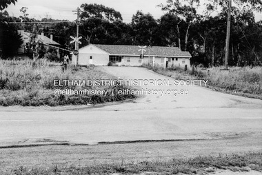 Photograph, Looking west across Main Road at the intersection with Diamond Street, Eltham, February 1968, Feb 1968