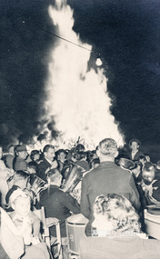 Photograph, Combined Briar Hill Committee and Diamond Valley Hospital bonfire