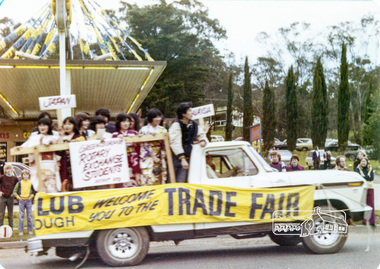 Photograph, Rotary Exchange Students, Eltham Community Festival Parade, Main Road opposite Wingrove Park, 4 August 1978, 04/08/1978