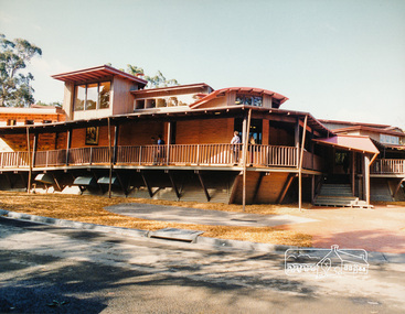 Photo album, Exterior view of the new Eltham Library, 1994