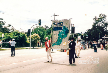 Photograph, Eltham Festival Parade, Main Road