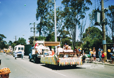 Photograph, Eltham Festival Parade, Main Road