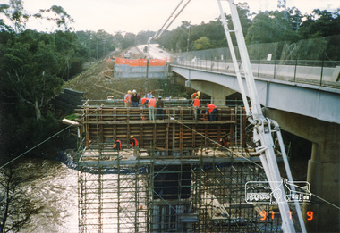 Photograph, Fitzsimons Lane bridge duplication; 9 Jul 1991, 09/07/1991