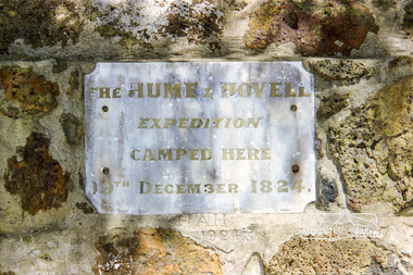 Photograph, Hume and Hovell Monument, 1998