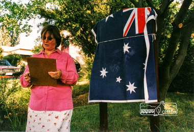Photograph, Dedication of new sign at front of Local History Centre, 728 Main Road, Eltham, 13 Dec 2000, 13/12/2000