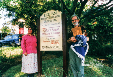 Photograph, Dedication of new sign at front of Local History Centre, 728 Main Road, Eltham, 13 Dec 2000, 13/12/2000