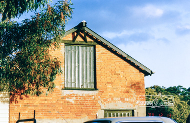 Photograph, The old Stables at the rear of 728 Main Road, Eltham, 13 Dec 2000, 13/12/2000