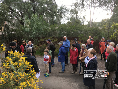 Photograph, Peter Pidgeon, Great turnout for our heritage excursion; outside Shoestring in Metery Road, Eltham, 2 Sep 2017