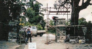 Photograph, Ruth H. Pendavingh, Eltham Cemetery gates, 6 Jun 1997, 06/06/1997