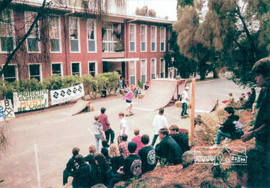 Photograph, Ruth H. Pendavingh, Skateboard competion outside the offices of the Shire of Eltham