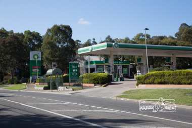 Photograph, Peter Pidgeon, BP Service Station, cnr Main Road and Beard Street, Eltham, 3 May 2017, 3 May 2017