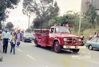 Photograph, Eltham Festival Parade, Nov 1982, 1982