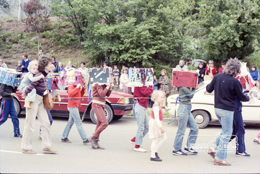 Photograph, Eltham Festival Parade, Nov 1982, 1982