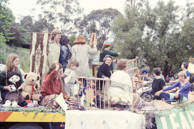 Photograph, Eltham Festival Parade, Nov 1982, 1982
