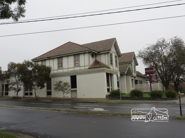Photograph, Liz Pidgeon, Eltham Hotel, cnr Pitt Street and Main Road, 21 June 2017, 21 June 2017