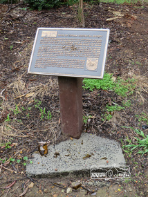 Photograph, Liz Pidgeon, Monument containing a time capsule in celebration of Victoria's 150th Anniversary and marking the location of the original centre of Eltham township, 21 June 2017