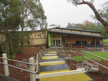 Photograph, Liz Pidgeon, Eltham Community and Reception Centre, 21 June 2017