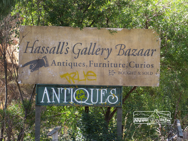 Photograph, Liz Pidgeon, Hassall's Gallery Bazaar, 1215 Main Road, Eltham, 25 March 2014, 25 March 2014