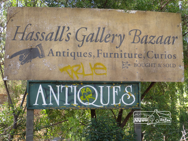Photograph, Liz Pidgeon, Hassall's Gallery Bazaar, 1215 Main Road, Eltham, 25 March 2014, 25 March 2014