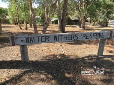 Photograph, Liz Pidgeon, Walter Withers Reserve, 25 March 2014