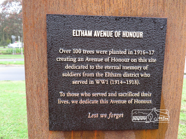 Photograph, Dedication of new Avenue of Honour Memorial, Main Road, Eltham, 2 June 2015