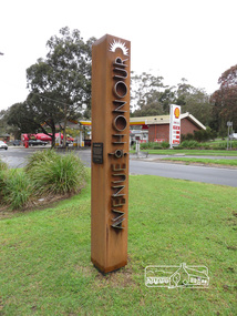 Photograph, Dedication of new Avenue of Honour Memorial, Main Road, Eltham, 2 June 2015, 2 June 2015