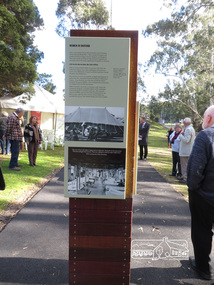 Photograph, Liz Pidgeon, Hurstbridge War Memorial, 20 July 2015, 20 July 2015