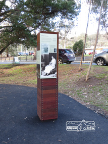 Photograph, Liz Pidgeon, Hurstbridge War Memorial, 20 July 2015, 20 July 2015
