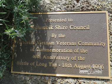 Photograph, Liz Pidgeon, Kangaroo Ground War Memorial Park: Plaque, 10 August 2016