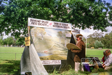 Photograph, Getting ready for the parade, Diamond Street, Eltham Festival, 10 November 1990, 10/11/1990