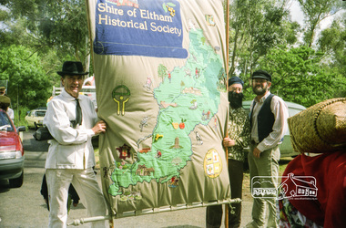 Photograph, Getting ready for the parade, Diamond Street, Eltham Festival, 10 November 1990, 10/11/1990