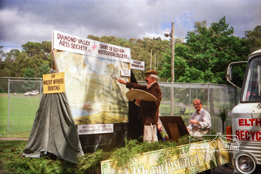 Photograph, Getting ready for the parade, Diamond Street, Eltham Festival, 10 November 1990, 10/11/1990