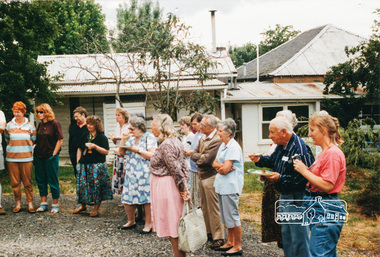 Photograph, Eltham Living and Learning Centre "Goat Shed" - unofficial opening by Claire Fitzpatrick, 3 December 1989, 03/12/1989