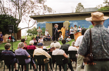 Photograph, Opening of Andrew Ross Museum, Kangaroo Ground, 20 Nov 1994, 20/11/1994