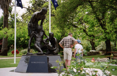 Photograph, Spring Excursion, Hume and Hovell bus tour Stage 2, Seymour, Benalla; 26 Oct 1997, 26/10/1997