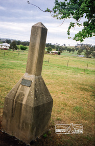 Photograph, Spring Excursion, Hume and Hovell bus tour Stage 2, Seymour, Benalla; 26 Oct 1997, 26/10/1997